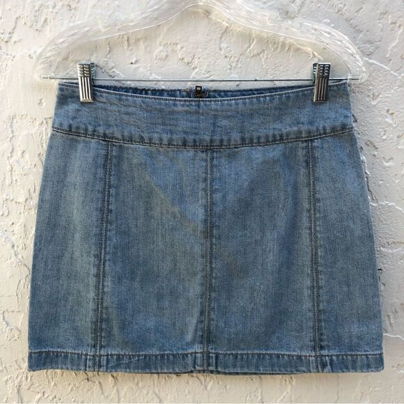 FREE PEOPLE Zip To It Denim Mini Skirt Size 4 Boho Festival Y2K - Picture 1 of 6
